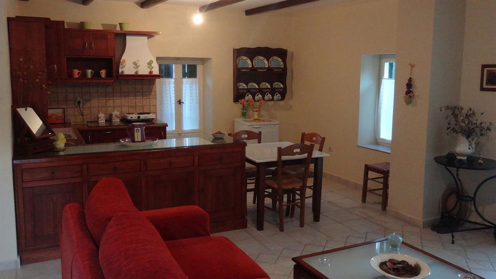 Sterna Appartement Asprogerakata Buitenkant foto